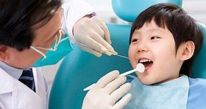 口腔保健要从婴幼儿抓起，婴幼儿口腔保健要注意哪些方面？