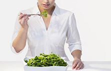 吃什么食物美白牙齿效果好？