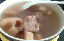 春季上火口腔溃疡喝莲藕汤！
