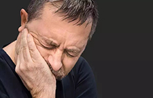 口腔溃疡有什么症状表现？