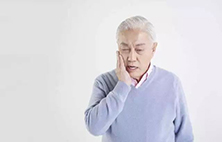牙疼的要命，为什么医生还不让拔掉？