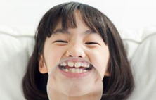 牙齿不齐，除了丑之外，还有这么多危害！
