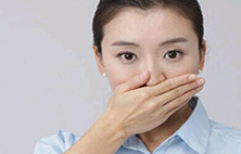 口臭，到底是消化问题，还是口腔问题？该如何治疗？